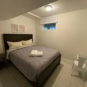 Homestay Yorkmills And Bayview !c Cozy & Stylish Private Bdr With Shared Bathroom, Toronto